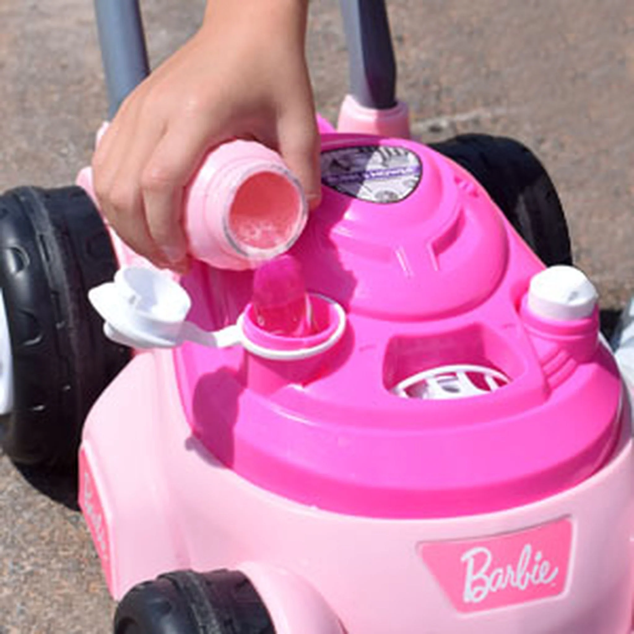 Barbie Bubble-N-Go Mower - Image 3