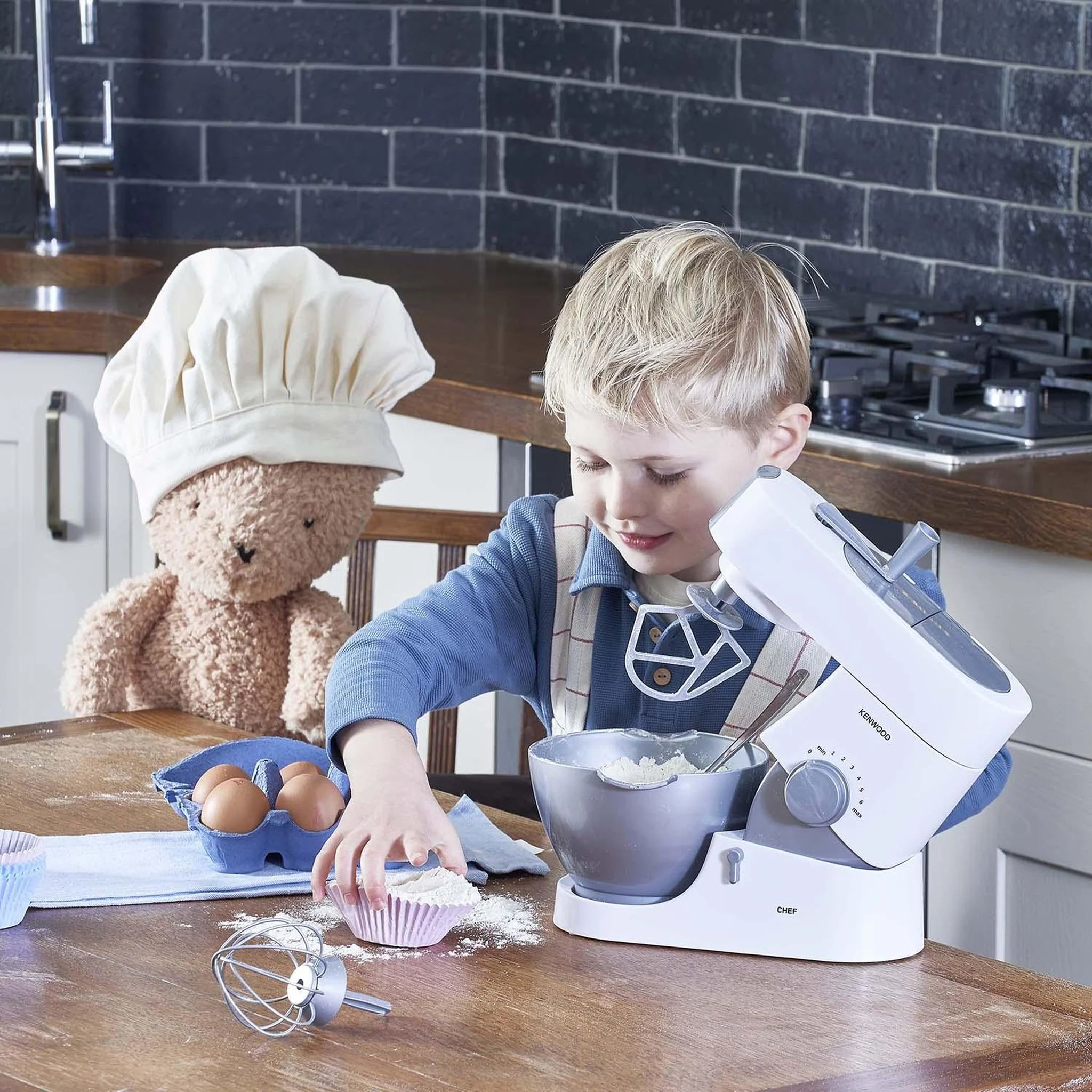 Casdon Toy Kitchen Kenwood Mixer - Image 3