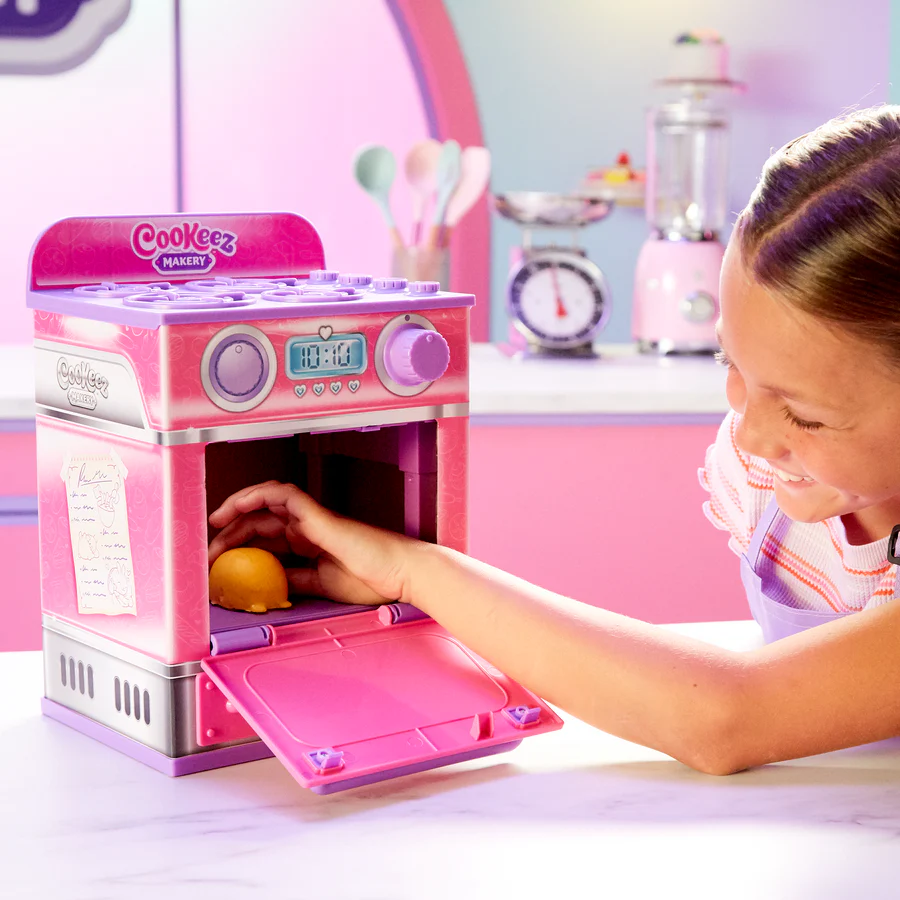 Cookeez Makery Oven Playset - Cinnamon Treatz - Image 7