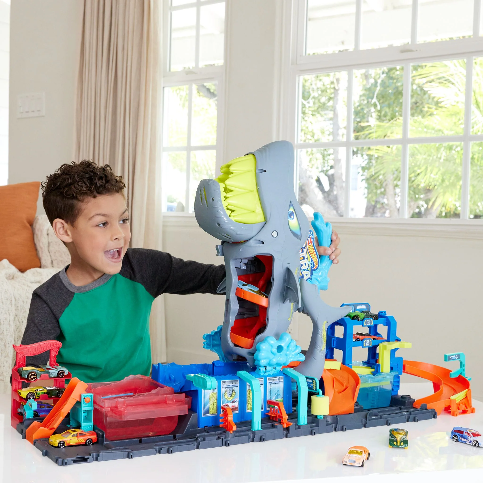 Hot Wheels Ultra Shark Car Wash Playset - Image 8
