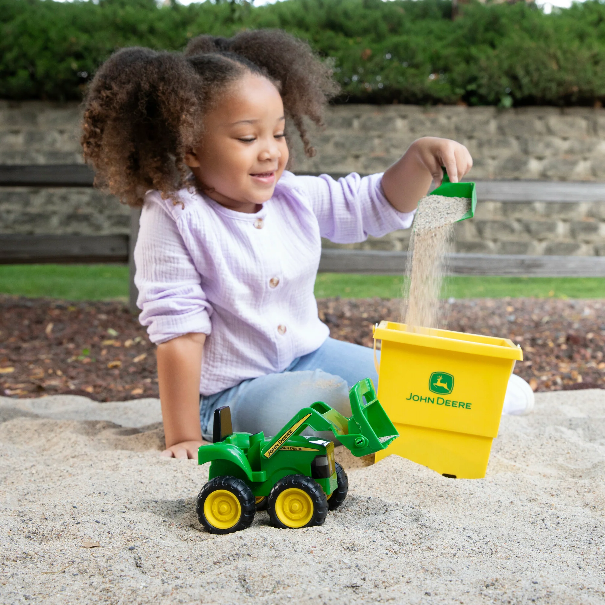 John Deere Sand Pit Bucket Set - Yellow 15cm Bucket, Green Tractor & Green Shovel - Image 5