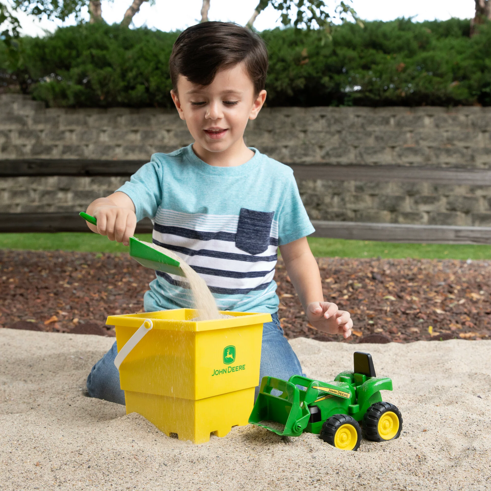 John Deere Sand Pit Bucket Set - Yellow 15cm Bucket, Green Tractor & Green Shovel - Image 6
