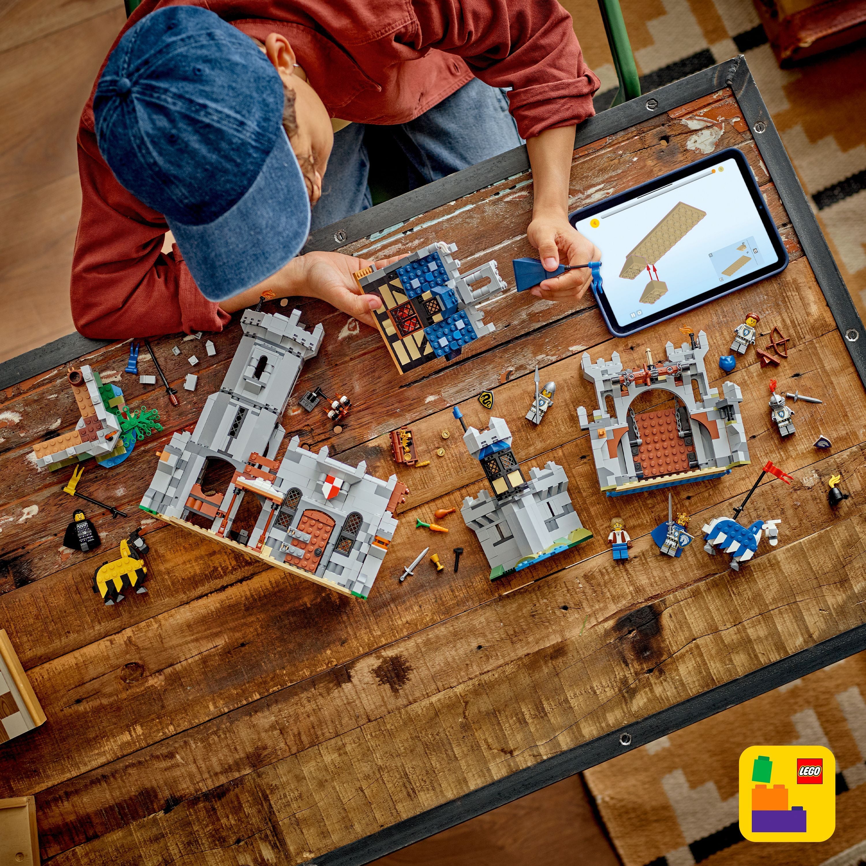 LEGO 31168 Creator Medieval Horse Knight Castle - Image 7