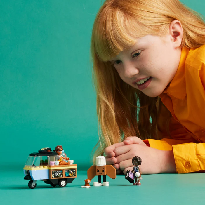 LEGO 42606 Friends Mobile Bakery Food Cart - Image 6