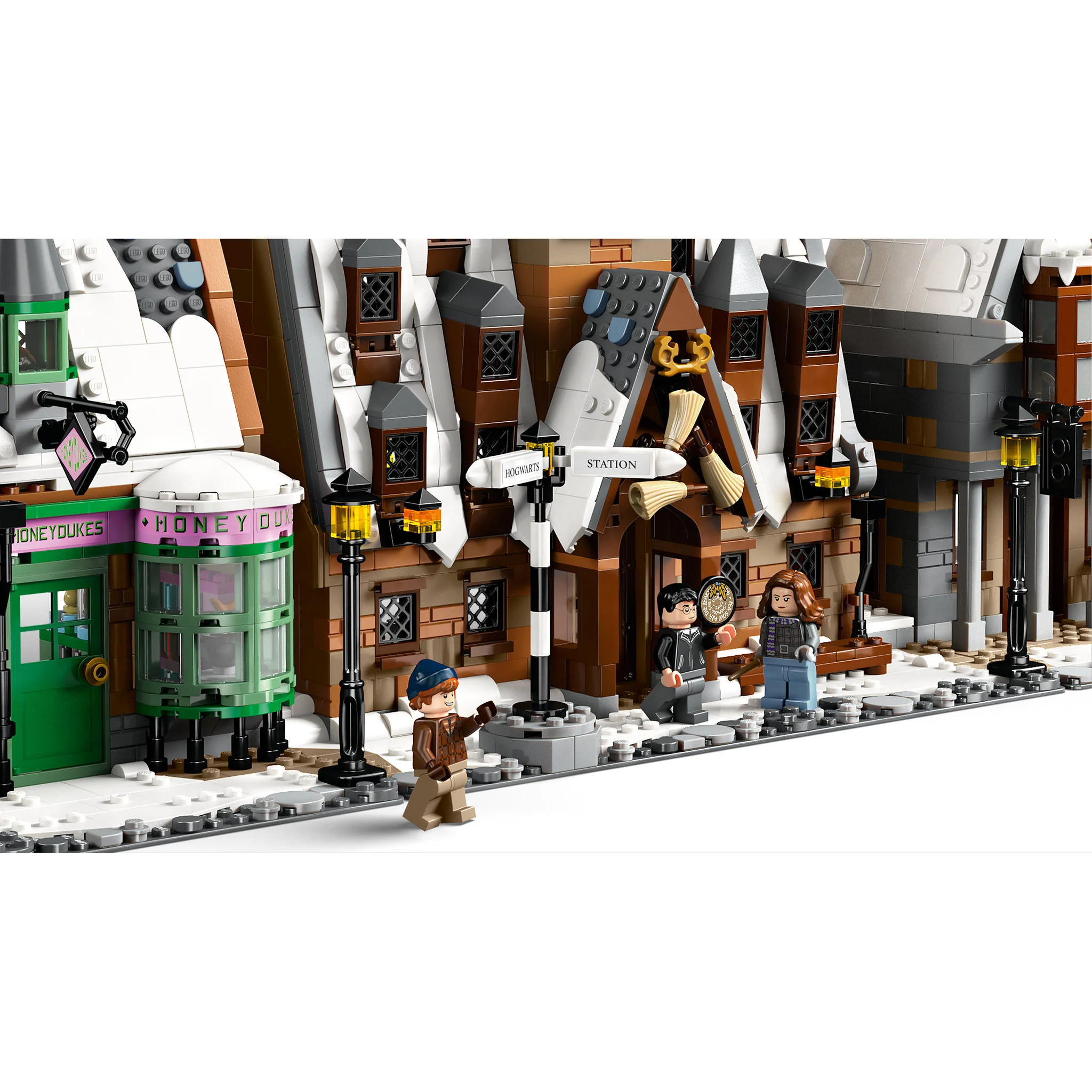 LEGO 76457 Harry Potter Hogsmeade Village: Collectors' Edition - Image 10