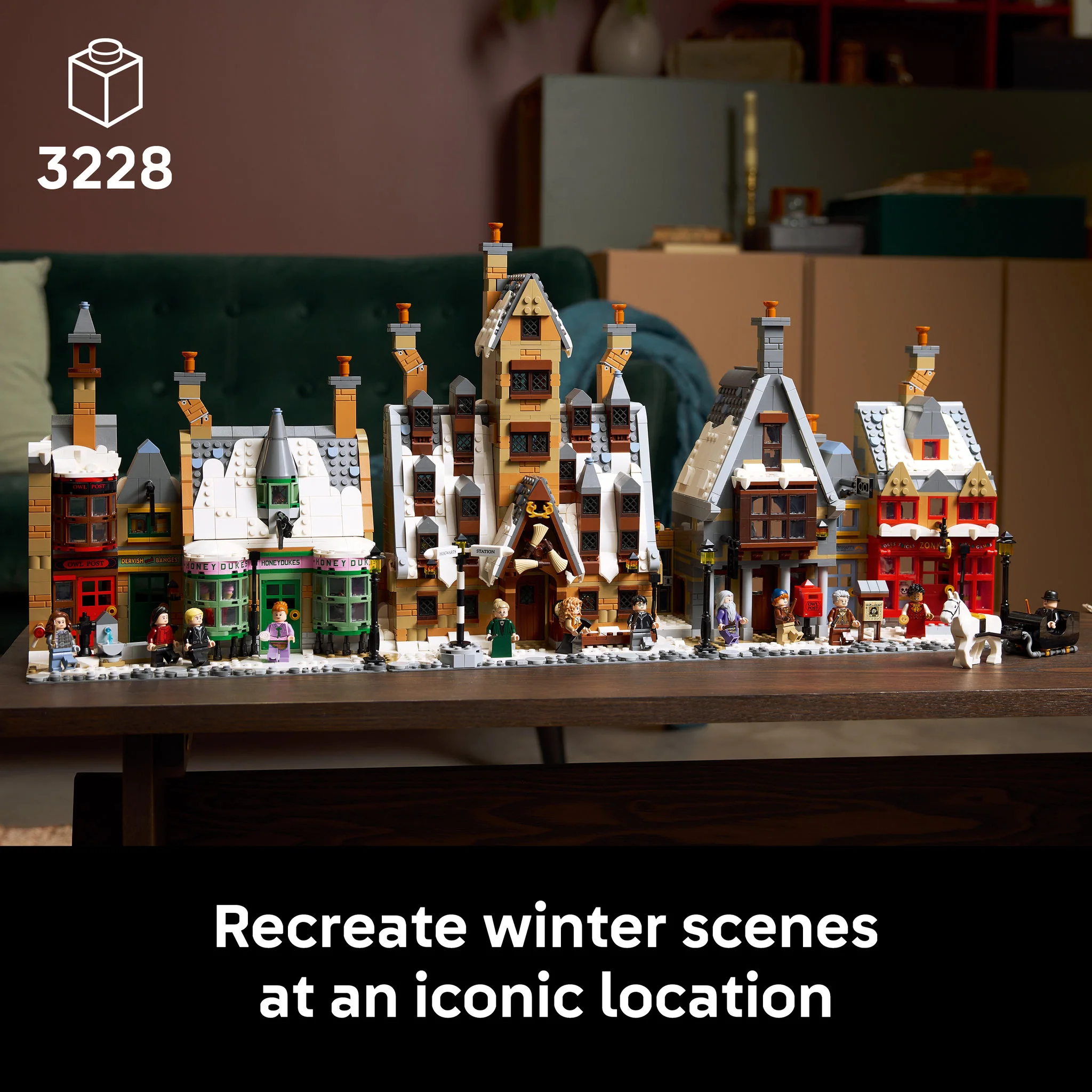 LEGO 76457 Harry Potter Hogsmeade Village: Collectors' Edition - Image 4
