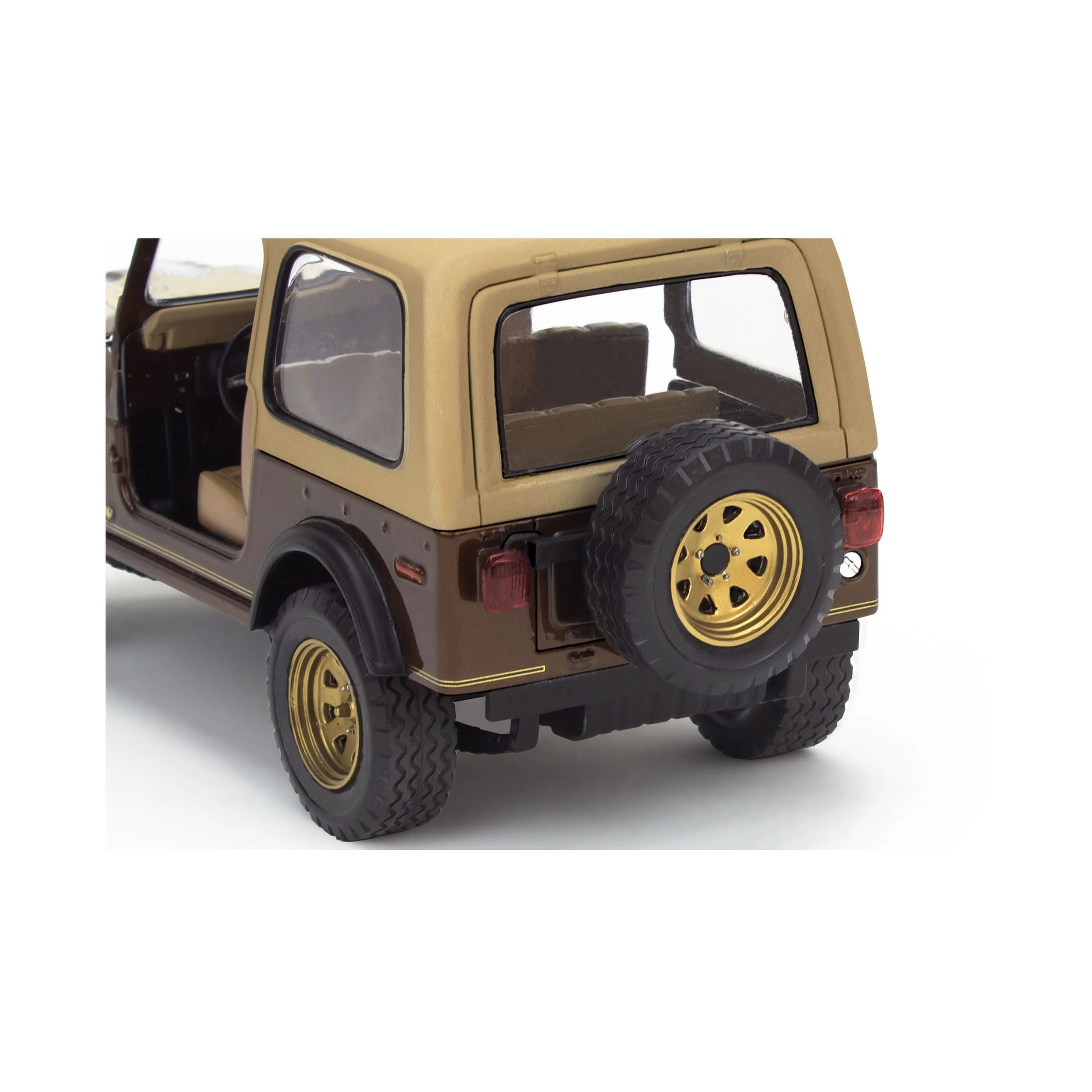 Revell 77 Jeep CJ-7 2 In 1 Model Kit - Image 4