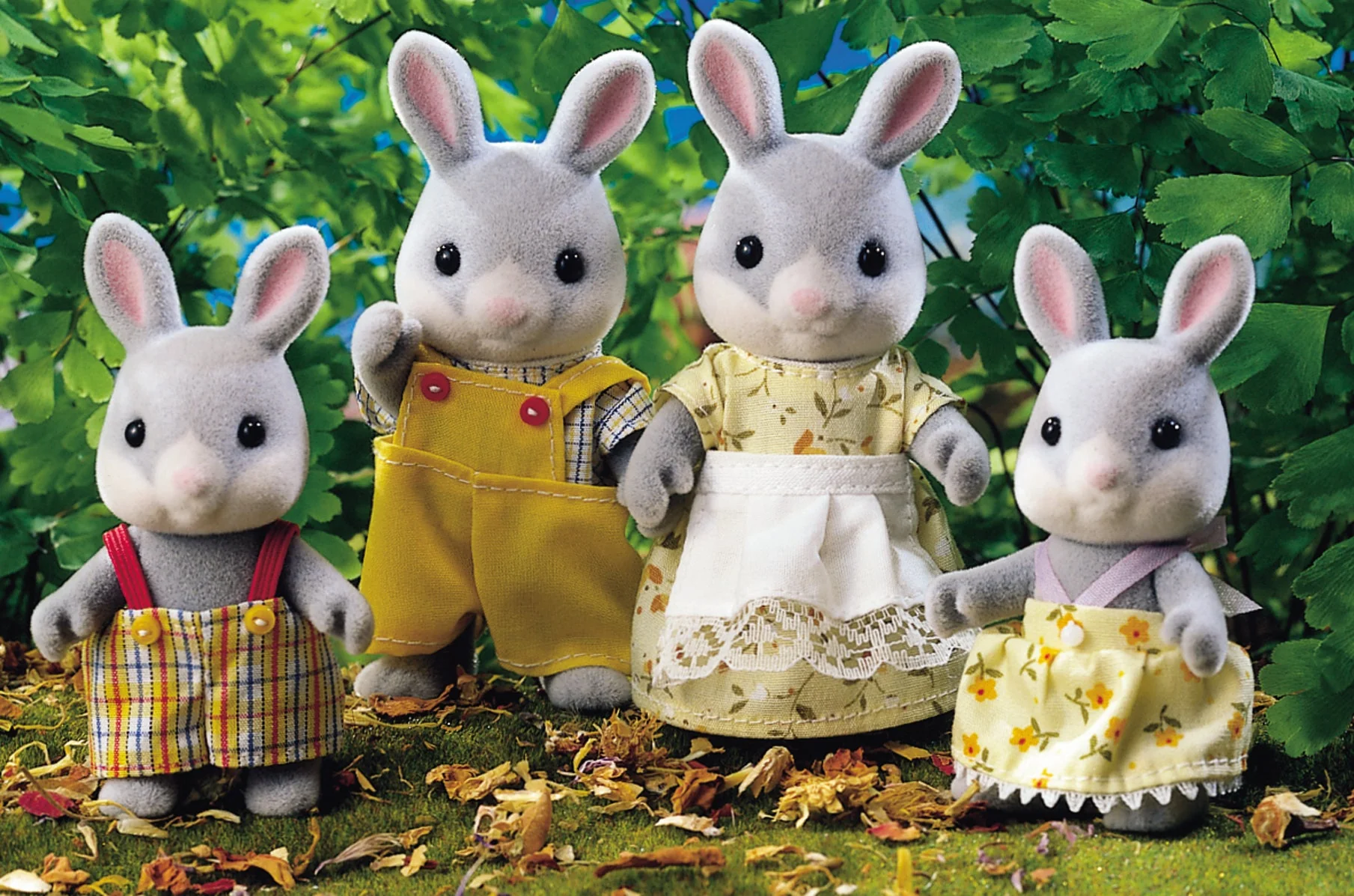 Sylvanian Families Cottontail Rabbit Family - Image 3