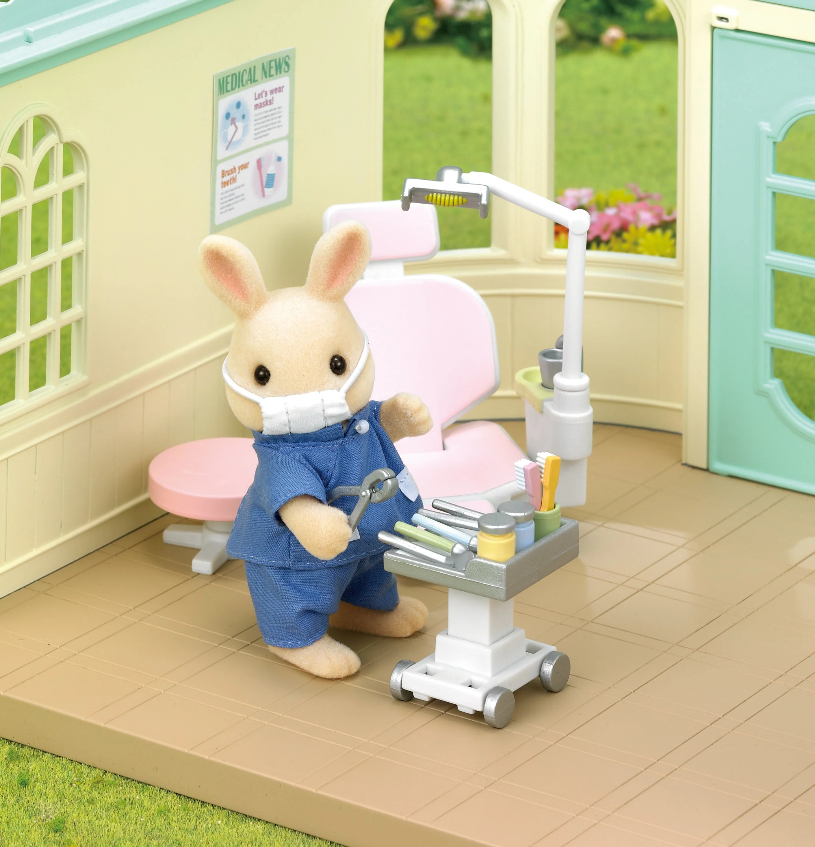 Sylvanian Families Country Dentist Set - Image 4