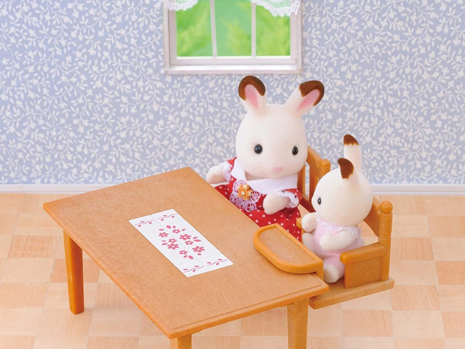Sylvanian Families Family Table & Chairs Accessories Set - Image 4