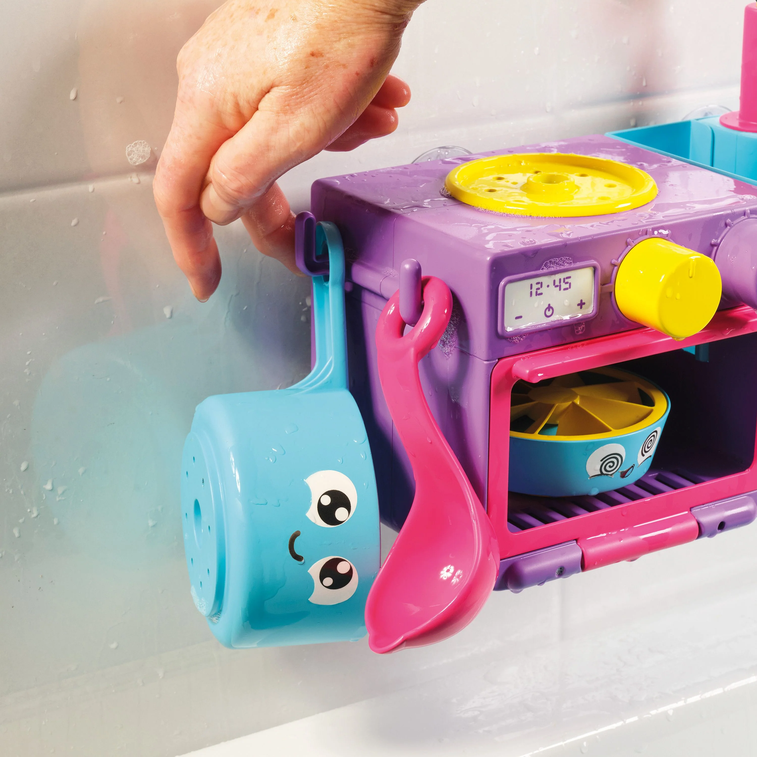TOMY Toomies Bubble & Bake Bathtime Kitchen - Image 5