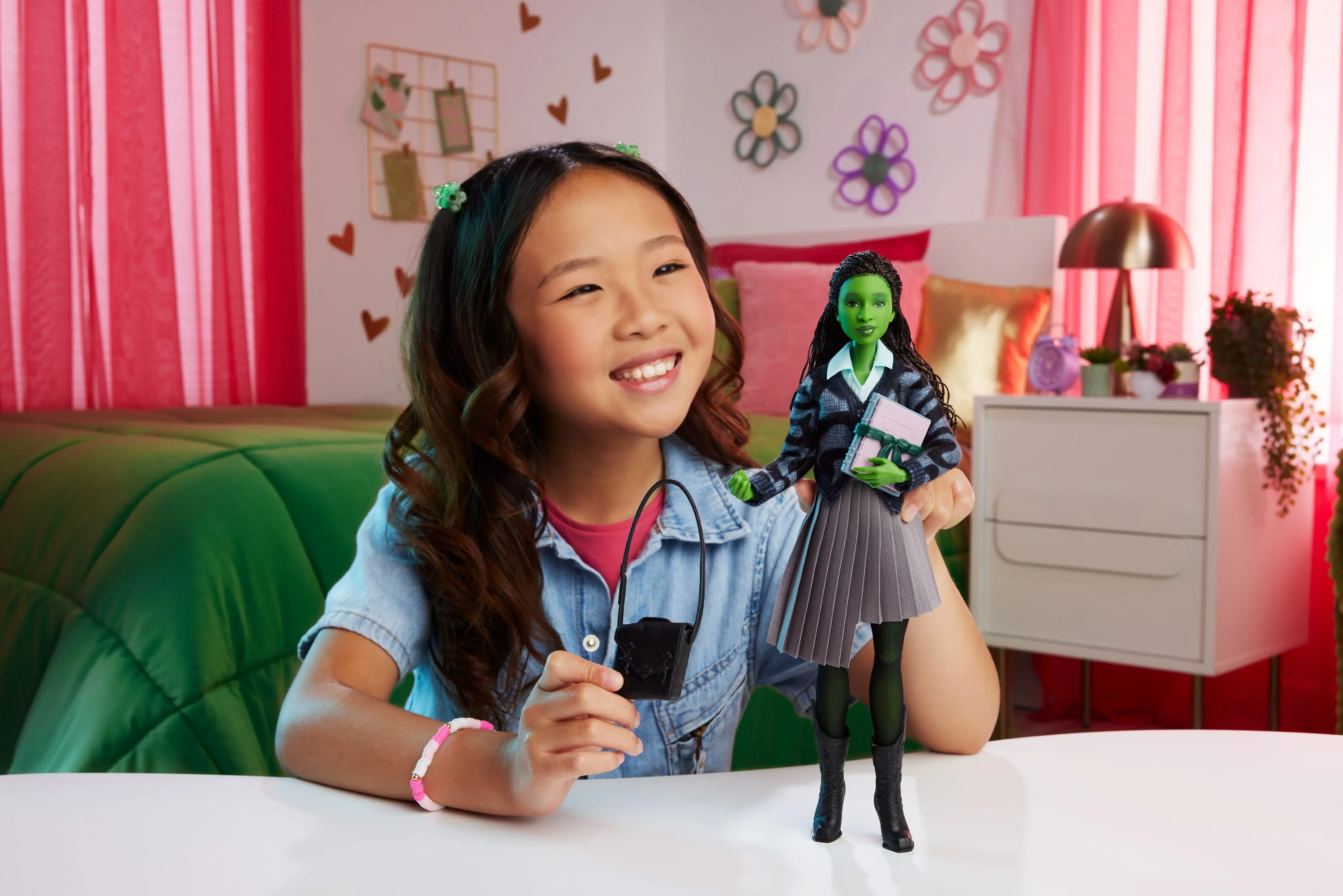 Wicked Elphaba at Shiz University Fashion Doll - Image 6